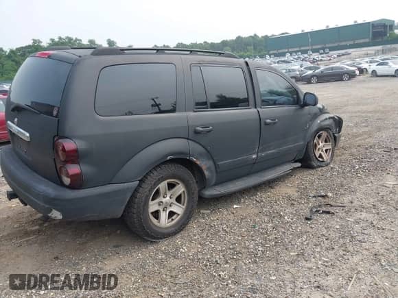 2005 Dodge Durango SLT with VIN 1D4HB48D95F508924, listed as a IAAI auction lot 42890897 with 165,475 mi miles and . Bid and sale history available at DreamBid. Image 4.
