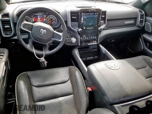 2023 Ram 1500 Laramie z VIN 1C6SRFJTXPN525856, wystawiony jako Copart lot #68310235 z przebiegiem 48 702 mil mil oraz Szkoda całkowita • Salvage title. Historia ofert i sprzedaży dostępna na DreamBid. Obrazek 8.