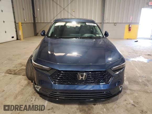 2025 Honda Accord Touring with VIN 1HGCY2F80SA013392, listed as a Copart auction lot 69694195 with 7,271 mi miles and Salvage title. Bid and sale history available at DreamBid. Image 5.