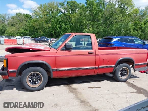 1993 Chevrolet S-10 X96 with VIN 1GCCS14RXP8173235, listed as a IAAI auction lot 42192247 with 62,568 mi miles and . Bid and sale history available at DreamBid. Image 14.