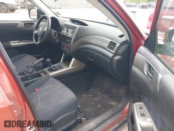 2010 Subaru Forester X с VIN JF2SH6BC9AG783311, выставлен на аукционе IAAI как лот 42352205 с пробегом 105 719 миль миль и . История ставок и продаж доступна на DreamBid. Изображение 5.