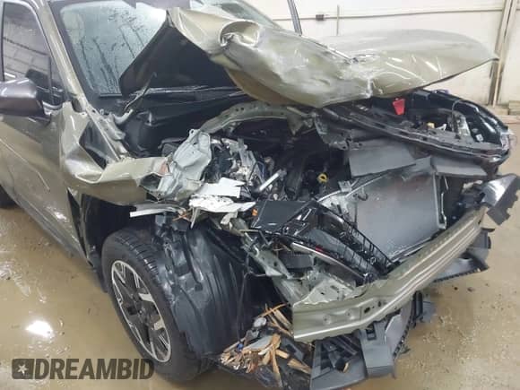 2025 Subaru Forester Premium z VIN JF2SLDDC9SH438517, wystawiony jako IAAI lot #42503076 z przebiegiem 7 773 mil mil oraz . Historia ofert i sprzedaży dostępna na DreamBid. Obrazek 6.