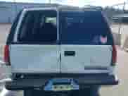 1999 Chevrolet Tahoe Police Special z VIN 1GNEC13R2XR103155, wystawiony jako IAAI lot #43097585 z przebiegiem 125 723 mil mil oraz . Historia ofert i sprzedaży dostępna na DreamBid. Obrazek 16.