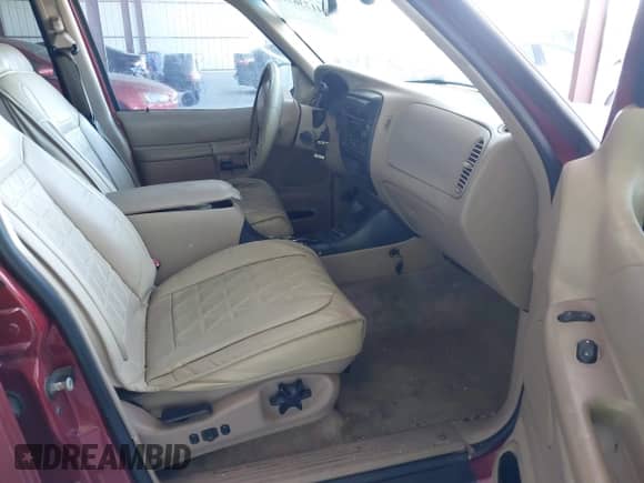 2001 Ford Explorer with VIN 1FMZU64P31ZA33900, listed as a IAAI auction lot 41736797 with 152,682 mi miles and . Bid and sale history available at DreamBid. Image 5.