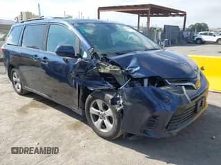 2019 Toyota Sienna LE Auto Access Seat с VIN 5TDKZ3DC2KS012588, выставлен на аукционе IAAI как лот 43407390 с пробегом 88 812 миль миль и . История ставок и продаж доступна на DreamBid. Изображение 1.