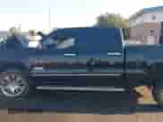2014 Chevrolet Silverado 1500 High Country z VIN 3GCPCTEC2EG406164, wystawiony jako IAAI lot #42293653 z przebiegiem 44 351 mil mil oraz . Historia ofert i sprzedaży dostępna na DreamBid. Obrazek 15.