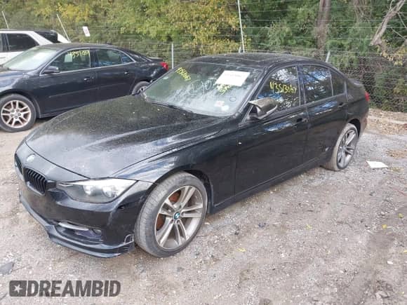 2014 BMW 3 Series 328i xDrive с VIN WBA3B5G5XENS10019, выставлен на аукционе IAAI как лот 43513067 с пробегом 116 285 миль миль и . История ставок и продаж доступна на DreamBid. Изображение 2.