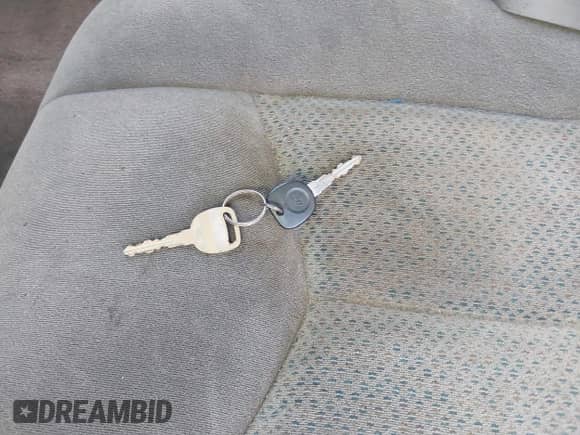 2005 Chevrolet Silverado 1500 Z71 с VIN 2GCEK13T151192553, выставлен на аукционе IAAI как лот 43569033 с пробегом Не указан миль и . История ставок и продаж доступна на DreamBid. Изображение 11.