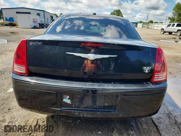 2010 Chrysler 300 S with VIN 2C3CA2CV5AH330974, listed as a Copart auction lot 83865605 with 295,696 mi miles and Salvage title. Bid and sale history available at DreamBid. Image 6.