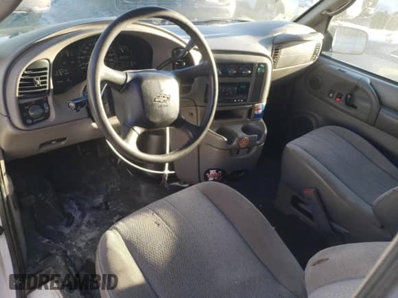 2005 Chevrolet Astro Cargo with VIN 1GCDM19X05B119268, listed as a Copart auction lot 48266825 with 240,492 mi miles and Clean title. Bid and sale history available at DreamBid. Image 8.