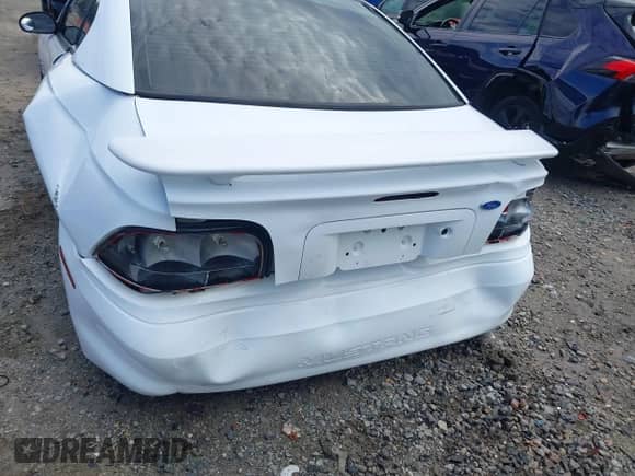 1994 Ford Mustang z VIN 1FALP4049RF208106, wystawiony jako IAAI lot #42259902 z przebiegiem 216 229 mil mil oraz . Historia ofert i sprzedaży dostępna na DreamBid. Obrazek 18.