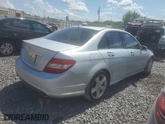 2011 Mercedes-Benz C 350 Sport с VIN WDDGF5GBXBR136948, выставлен на аукционе Copart как лот 68033115 с пробегом 116 718 миль миль и Списание • Salvage title. История ставок и продаж доступна на DreamBid. Изображение 3.