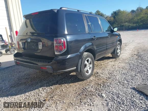 2006 Honda Pilot EX with VIN 5FNYF28466B014354, listed as a IAAI auction lot 43526481 with 201,016 mi miles and . Bid and sale history available at DreamBid. Image 4.