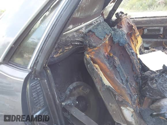 1982 Chevrolet El Camino с VIN 1GCCW80H9CR181020, выставлен на аукционе IAAI как лот 41213196 с пробегом Не указан миль и . История ставок и продаж доступна на DreamBid. Изображение 8.