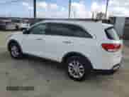 2018 Kia Sorento L with VIN 5XYPG4A35JG409441, listed as a Copart auction lot 82636915 with 203,445 mi miles and Clean title. Bid and sale history available at DreamBid. Image 2.