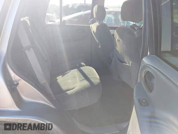 2002 Chevrolet TrailBlazer LTZ z VIN 1GNDT13S522161051, wystawiony jako IAAI lot #43512619 z przebiegiem 203 376 mil mil oraz . Historia ofert i sprzedaży dostępna na DreamBid. Obrazek 8.