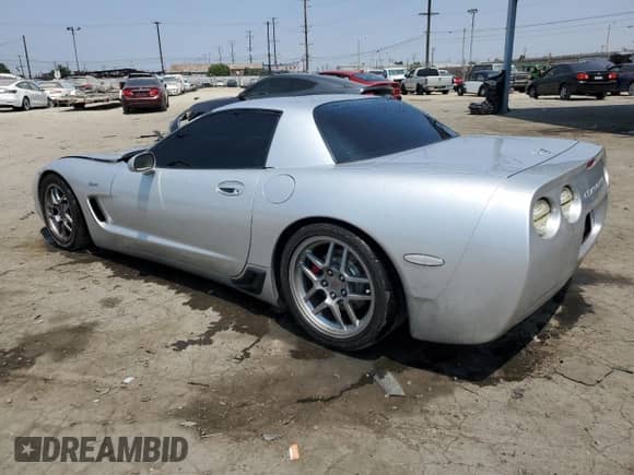 2003 Chevrolet Corvette Z06 z VIN 1G1YY12S935105216, wystawiony jako Copart lot #68721585 z przebiegiem 99 972 mil mil oraz Szkoda całkowita • Salvage title. Historia ofert i sprzedaży dostępna na DreamBid. Obrazek 2.