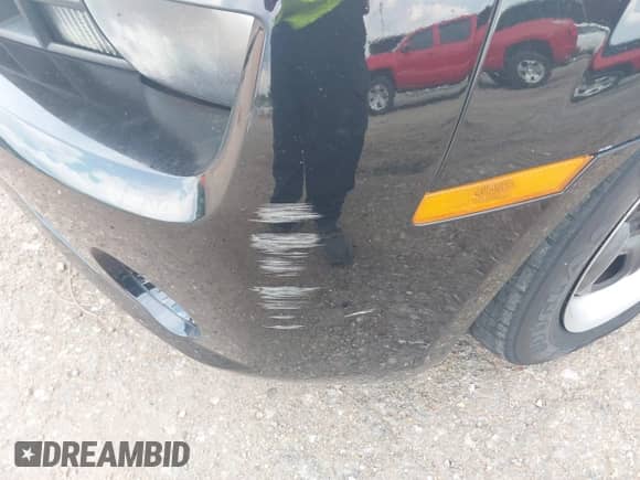 2011 Chevrolet Camaro 2LS z VIN 2G1FA1ED4B9156925, wystawiony jako IAAI lot #42989461 z przebiegiem 168 556 mil mil oraz . Historia ofert i sprzedaży dostępna na DreamBid. Obrazek 20.