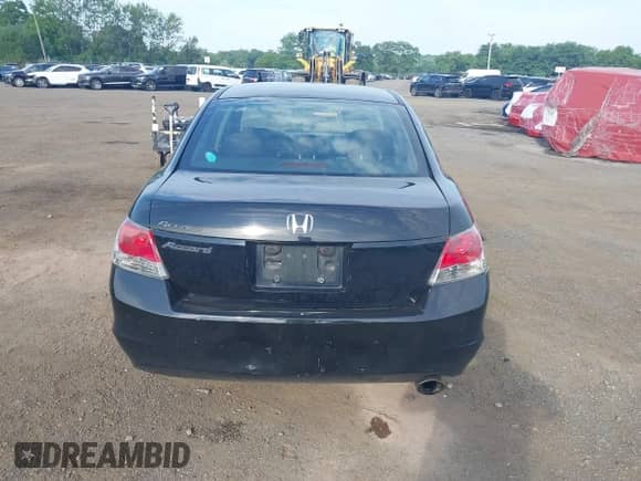 2009 Honda Accord EX с VIN 1HGCP26779A082133, выставлен на аукционе IAAI как лот 42840065 с пробегом 225 907 миль миль и . История ставок и продаж доступна на DreamBid. Изображение 16.