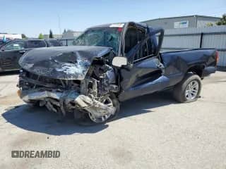 2002 Chevrolet Silverado 1500 с VIN 1GCEC14Z22Z317983, выставлен на аукционе Copart как лот 57514475 с пробегом Не указан миль и Списание • Salvage title. История ставок и продаж доступна на DreamBid. Изображение 1.