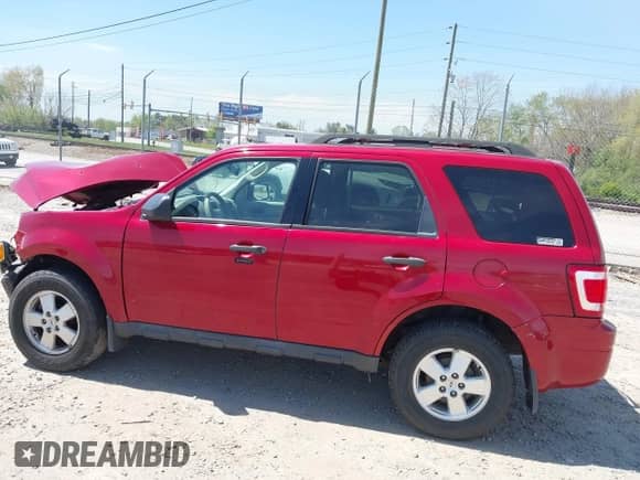 2011 Ford Escape XLT с VIN 1FMCU9D79BKB50978, выставлен на аукционе IAAI как лот 42065969 с пробегом 156 619 миль миль и . История ставок и продаж доступна на DreamBid. Изображение 15.