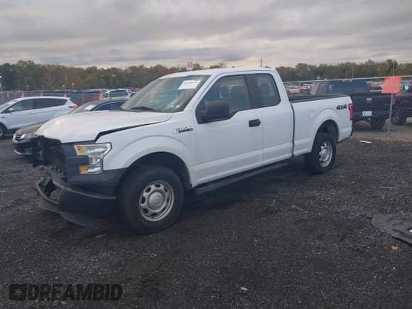 2015 Ford F-150 XLT z VIN 1FTFX1EF3FKE11298, wystawiony jako IAAI lot #43448977 z przebiegiem 128 922 mil mil oraz . Historia ofert i sprzedaży dostępna na DreamBid. Obrazek 2.