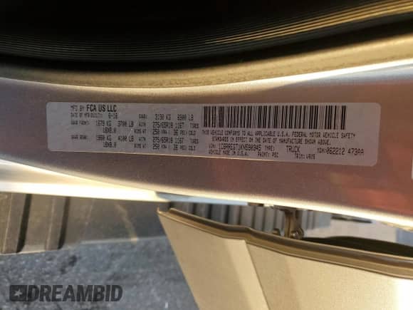 2019 Ram 1500 Tradesman z VIN 1C6RREGT1KN590345, wystawiony jako Copart lot #49413505 z przebiegiem 128 091 mil mil oraz Szkoda całkowita • Salvage title. Historia ofert i sprzedaży dostępna na DreamBid. Obrazek 12.