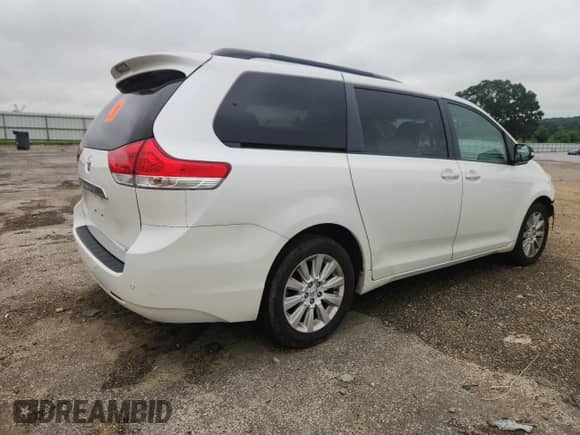 2014 Toyota Sienna Limited with VIN 5TDDK3DC5ES093085, listed as a Copart auction lot 68277805 with 124,663 mi miles and Clean title. Bid and sale history available at DreamBid. Image 3.