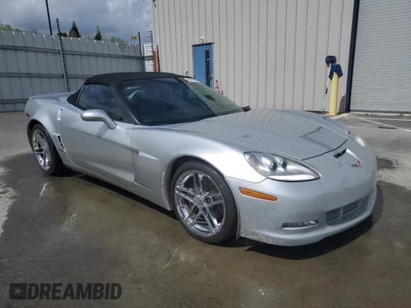 2005 Chevrolet Corvette с VIN 1G1YY34U655114646, выставлен на аукционе Copart как лот 51330415 с пробегом 34 154 миль миль и Чистый • Clean title. История ставок и продаж доступна на DreamBid. Изображение 4.
