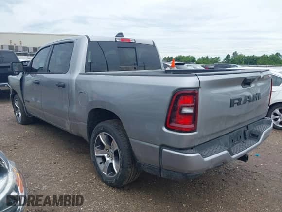 2025 Ram 1500 Tradesman с VIN 1C6RREGG7SN661339, выставлен на аукционе IAAI как лот 42337545 с пробегом 8 729 миль миль и . История ставок и продаж доступна на DreamBid. Изображение 3.
