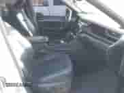 2023 Jeep Grand Cherokee Overland z VIN 1C4RJHDG0PC568879, wystawiony jako IAAI lot #41822063 z przebiegiem 32 598 mil mil oraz . Historia ofert i sprzedaży dostępna na DreamBid. Obrazek 5.