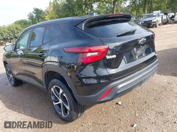 2025 Chevrolet Trax 1RS с VIN KL77LGEP8SC178337, выставлен на аукционе IAAI как лот 43142754 с пробегом 11 463 миль миль и . История ставок и продаж доступна на DreamBid. Изображение 3.
