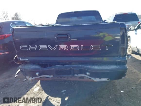 2006 Chevrolet Silverado 1500 Work Truck с VIN 3GCEC14X76G213817, выставлен на аукционе IAAI как лот 41817367 с пробегом 181 860 миль миль и . История ставок и продаж доступна на DreamBid. Изображение 16.