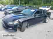 2017 Ford Mustang V6 z VIN 1FA6P8AM5H5305701, wystawiony jako IAAI lot #43093105 z przebiegiem 121 214 mil mil oraz . Historia ofert i sprzedaży dostępna na DreamBid. Obrazek 2.