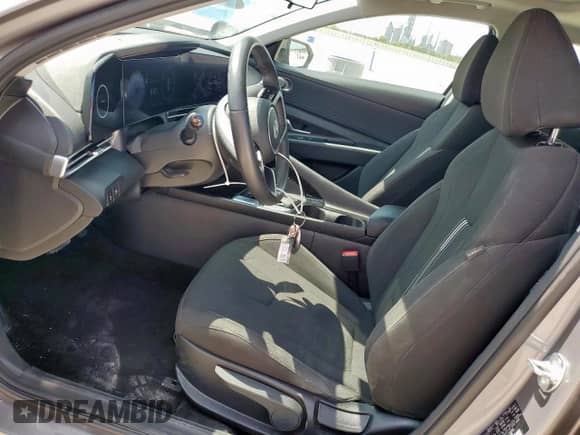 2025 Hyundai Elantra SEL Convenience z VIN KMHLS4DG8SU870642, wystawiony jako Copart lot #69077955 z przebiegiem 24 527 mil mil oraz Szkoda całkowita • Salvage title. Historia ofert i sprzedaży dostępna na DreamBid. Obrazek 7.