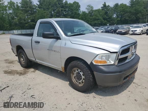 2011 Ram 1500 ST z VIN 3D7JB1EK0BG534814, wystawiony jako Copart lot #60247825 z przebiegiem 115 513 mil mil oraz Czysty tytuł • Clean title. Historia ofert i sprzedaży dostępna na DreamBid. Obrazek 4.