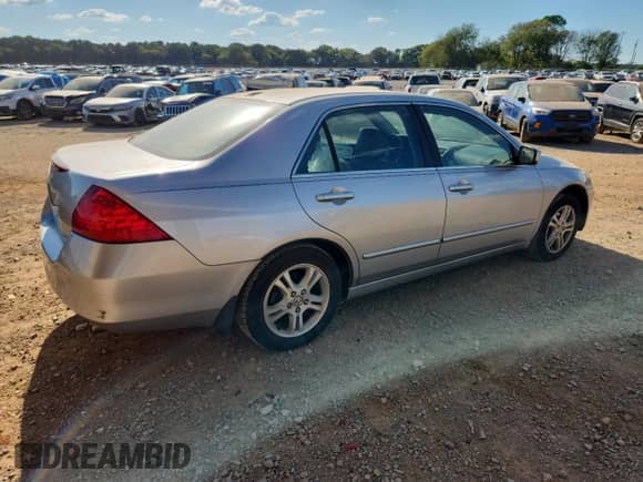 2006 Honda Accord EX-L with VIN 1HGCM56806A068749, listed as a Copart auction lot 81998955 with 226,644 mi miles and Clean title. Bid and sale history available at DreamBid. Image 3.