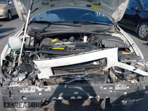 2004 Volvo S60 с VIN YV1RS59VX42392874, выставлен на аукционе IAAI как лот 43054378 с пробегом Не указан миль и . История ставок и продаж доступна на DreamBid. Изображение 10.