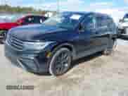 2024 Volkswagen Tiguan SE с VIN 3VV2B7AX9RM136727, выставлен на аукционе IAAI как лот 43427923 с пробегом 4 919 миль миль и . История ставок и продаж доступна на DreamBid. Изображение 17.