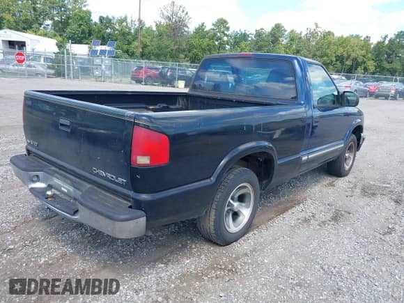 2003 Chevrolet S-10 with VIN 1GCCS14X038222371, listed as a IAAI auction lot 43081609 with 242,546 mi miles and . Bid and sale history available at DreamBid. Image 4.