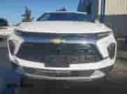 2025 Chevrolet Blazer LT z VIN 3GNKBCR45SS157469, wystawiony jako Copart lot #90486755 z przebiegiem 21 666 mil mil oraz Czysty tytuł • Clean title. Historia ofert i sprzedaży dostępna na DreamBid. Obrazek 5.