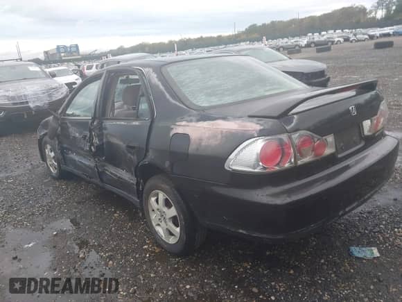 2000 Honda Accord LX z VIN 1HGCG6650YA069308, wystawiony jako IAAI lot #43480057 z przebiegiem 205 820 mil mil oraz . Historia ofert i sprzedaży dostępna na DreamBid. Obrazek 3.