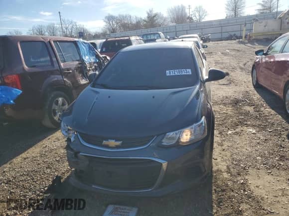 2018 Chevrolet Sonic LT z VIN 1G1JD5SH9J4140317, wystawiony jako Copart lot #83641064 z przebiegiem 68 831 mil mil oraz Szkoda całkowita • Salvage title. Historia ofert i sprzedaży dostępna na DreamBid. Obrazek 5.