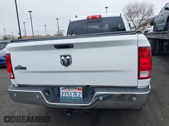 2016 Ram 1500 SLT z VIN 1C6RR6GG6GS394757, wystawiony jako IAAI lot #41891832 z przebiegiem 131 700 mil mil oraz . Historia ofert i sprzedaży dostępna na DreamBid. Obrazek 17.