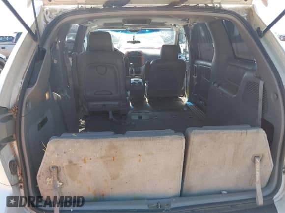 2007 Toyota Sienna XLE z VIN 5TDZK22C87S082670, wystawiony jako IAAI lot #42340249 z przebiegiem 227 064 mil mil oraz . Historia ofert i sprzedaży dostępna na DreamBid. Obrazek 17.