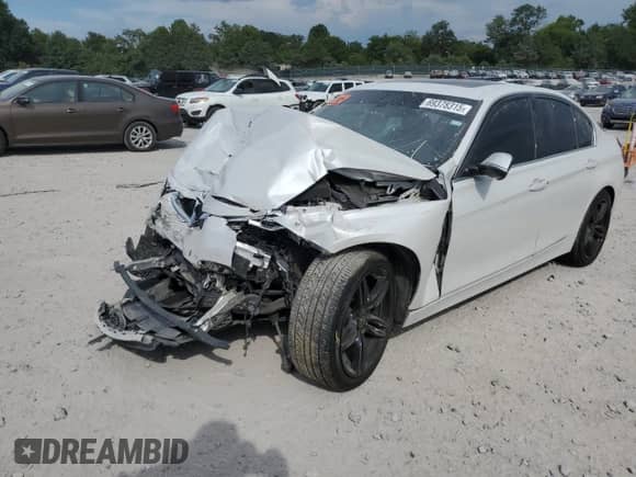 2017 BMW 3 Series 330i xDrive z VIN WBA8D9G3XHNU62489, wystawiony jako Copart lot #69378315 z przebiegiem 105 511 mil mil oraz Szkoda całkowita • Salvage title. Historia ofert i sprzedaży dostępna na DreamBid. Obrazek 1.