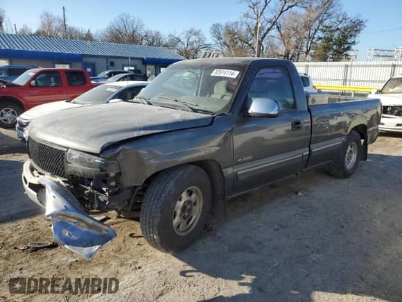 2000 Chevrolet Silverado 1500 LS with VIN 1GCEC14V7YE383586, listed as a Copart auction lot 50878265 with 276,248 mi miles and Salvage title. Bid and sale history available at DreamBid. Image 1.