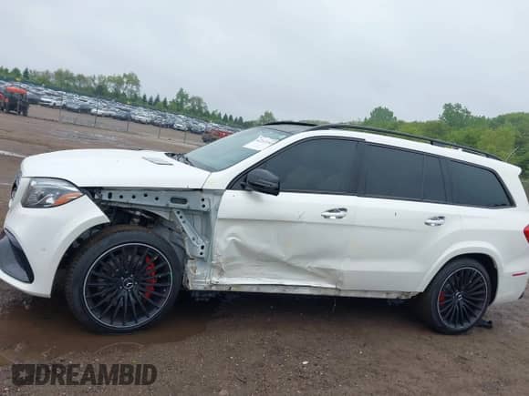 2017 Mercedes-Benz GLS 63 AMG with VIN 4JGDF7FE7HA893426, listed as a IAAI auction lot 42313142 with 68,283 mi miles and . Bid and sale history available at DreamBid. Image 15.