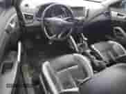 2014 Hyundai Veloster Turbo R-Spec с VIN KMHTC6AE5EU192335, выставлен на аукционе Copart как лот 55223745 с пробегом 188 519 миль миль и Списание • Salvage title. История ставок и продаж доступна на DreamBid. Изображение 8.