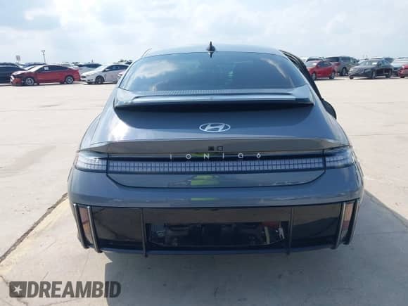 2024 Hyundai Ioniq 6 SE z VIN KMHM24AA6RA070518, wystawiony jako IAAI lot #42418921 z przebiegiem 9 971 mil mil oraz . Historia ofert i sprzedaży dostępna na DreamBid. Obrazek 16.